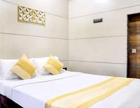 Hotel Amrita Mogappair Chennai Ngoại thất bức ảnh
