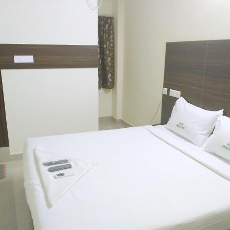 Hotel Amrita Mogappair Chennai Ngoại thất bức ảnh