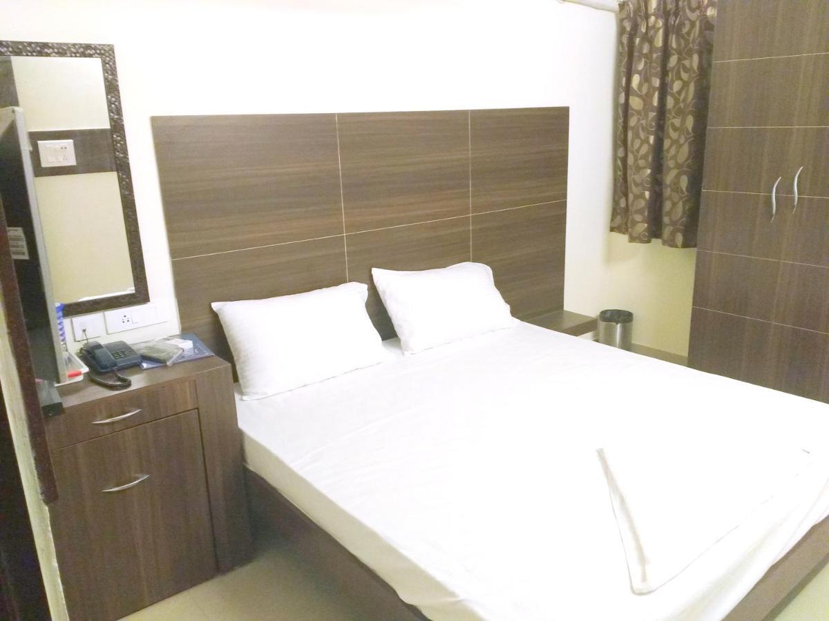 Hotel Amrita Mogappair Chennai Ngoại thất bức ảnh
